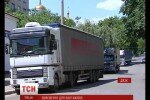 Грузовики и фуры теперь не будут заезжать в украинские города днем